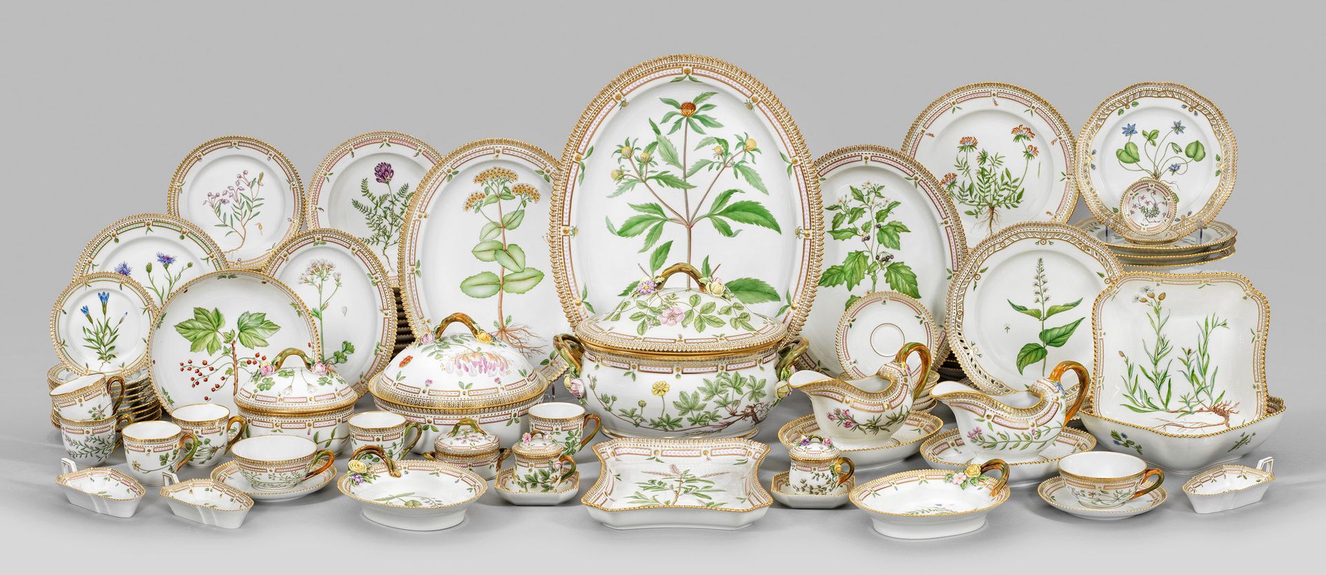 Null Extenso servicio con decoración "Flora Danica", 84 piezas; 14 platos llanos&hellip;