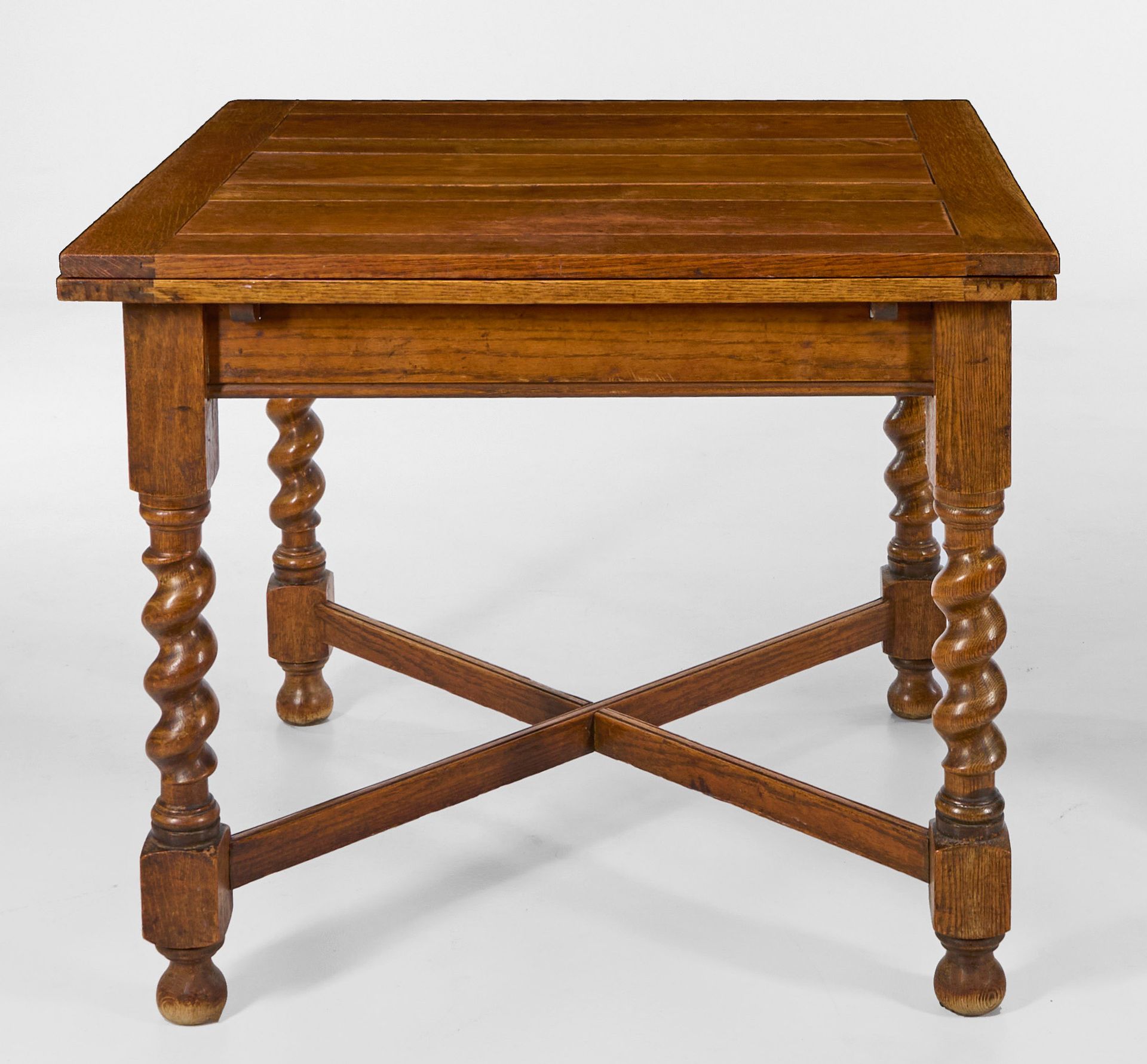 Null Table à rallonge baroque en chêne. Cadre droit sur pieds balustres torsadés&hellip;