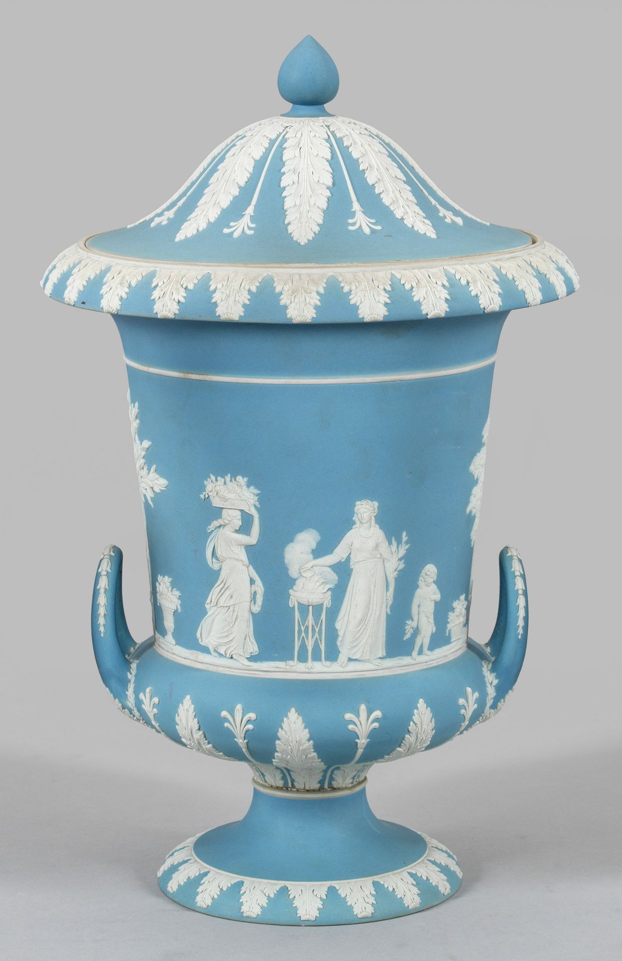 Null Grande vaso a cratere con decorazione a rilievo in stile antico Blu e bianc&hellip;