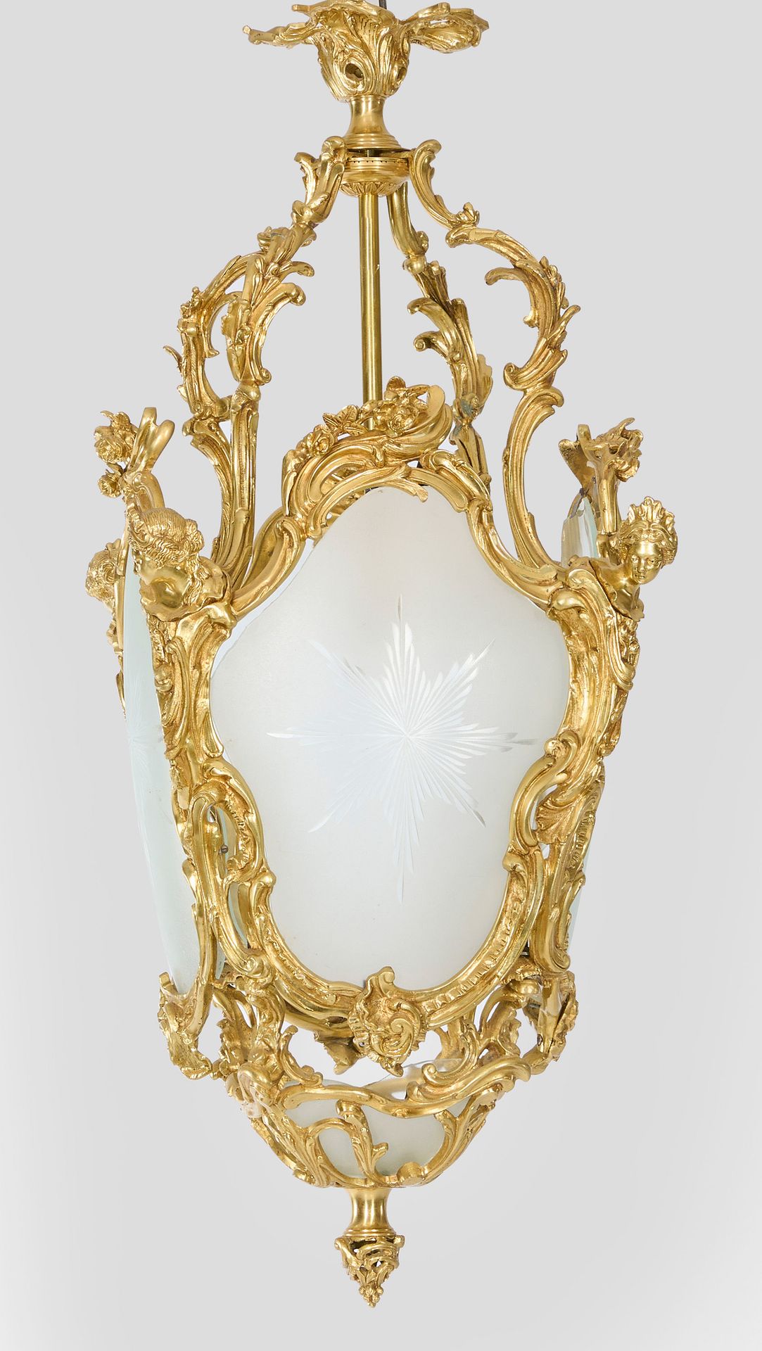 Null Grande plafoniera in stile rococò, a 1 luce; bronzo, vetro dorato e incolor&hellip;