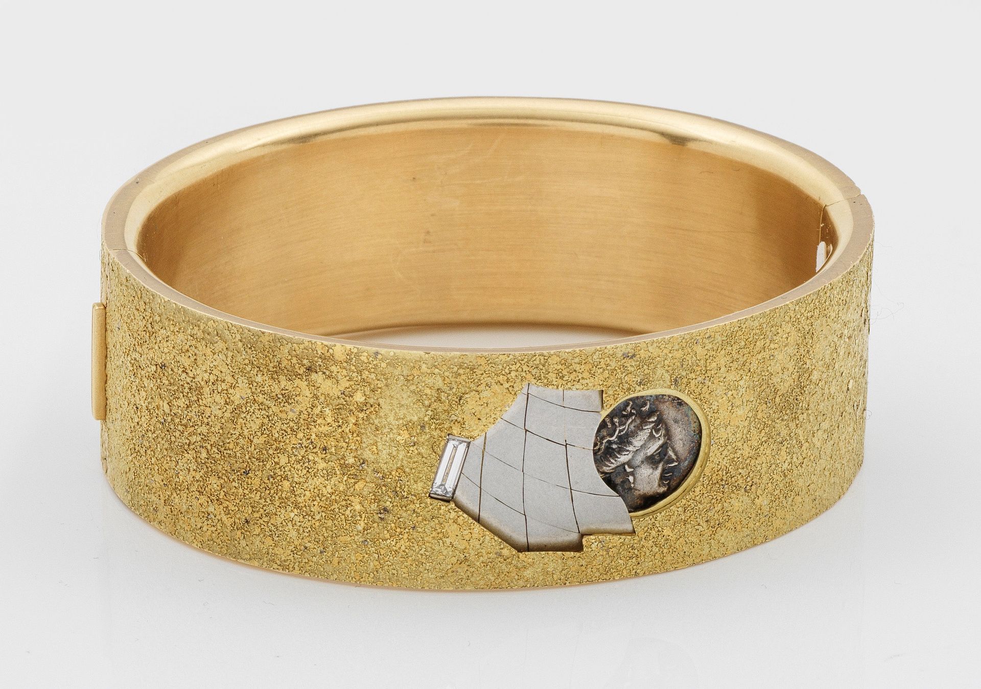Null Bracelet exceptionnel d'Uwe Böttinger en or jaune, taille 750. Large bracel&hellip;
