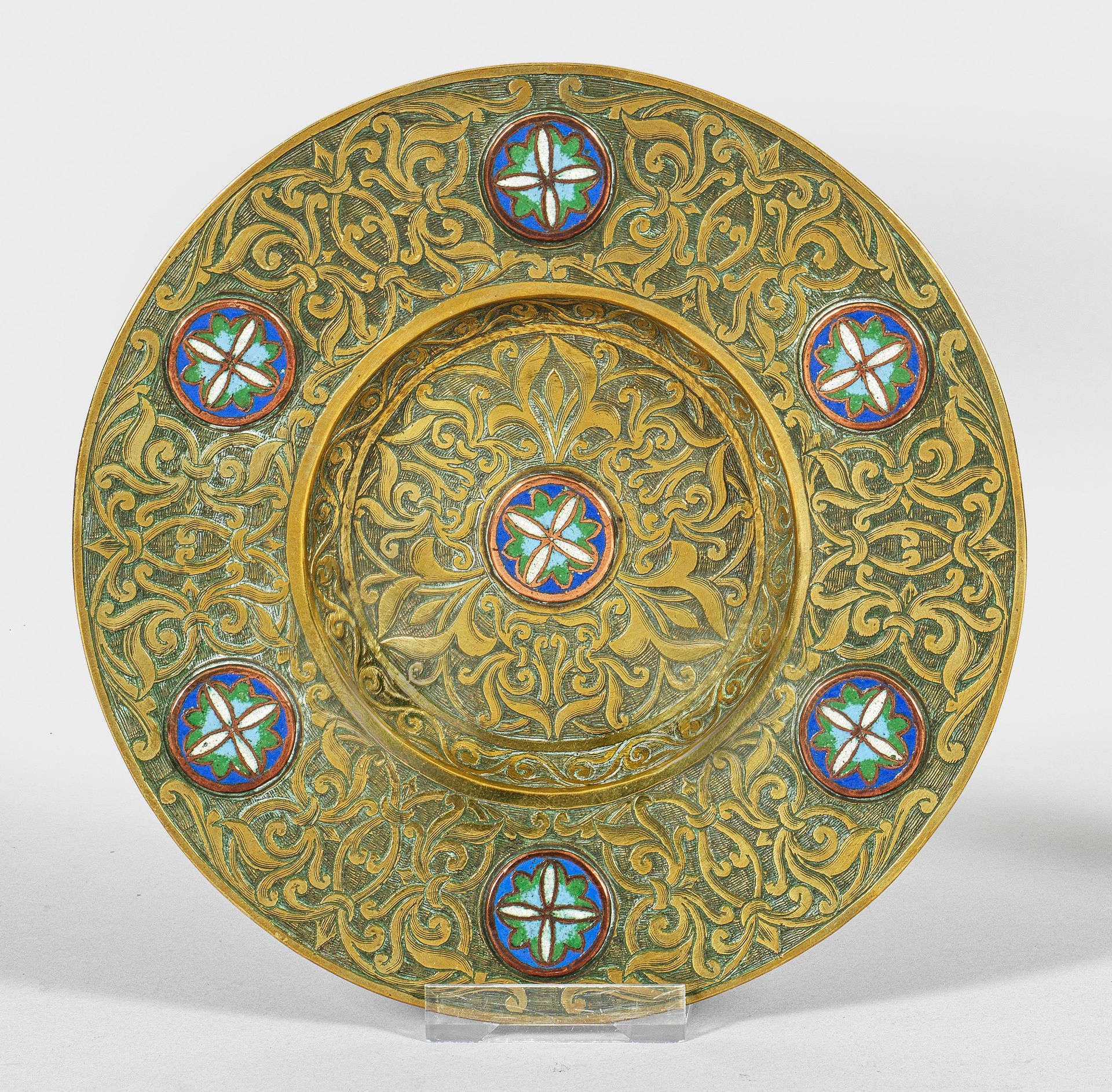 Null Small late Gothic plate, brass and copper, partly enameled. Round, slightly&hellip;