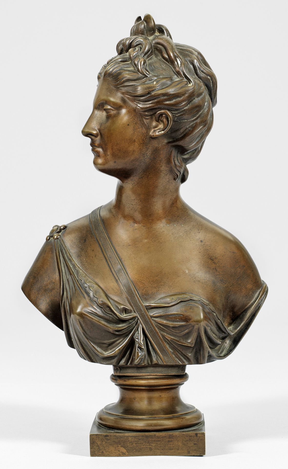 Null 让-安托万-胡东（1741 凡尔赛-1828 巴黎） after
戴安娜女神半身像
青铜，深褐色铜锈。由 Charles Gautier（1831-1&hellip;