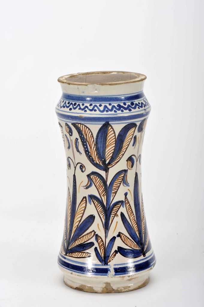 A pharmacy pot Vaso da farmacia in maiolica, decorazione "Tricolore" in blu, vin&hellip;