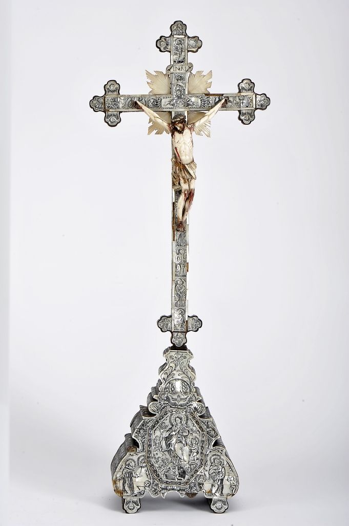 Christ crucified Christ crucifié, sculpture en ivoire partiellement peinte et do&hellip;