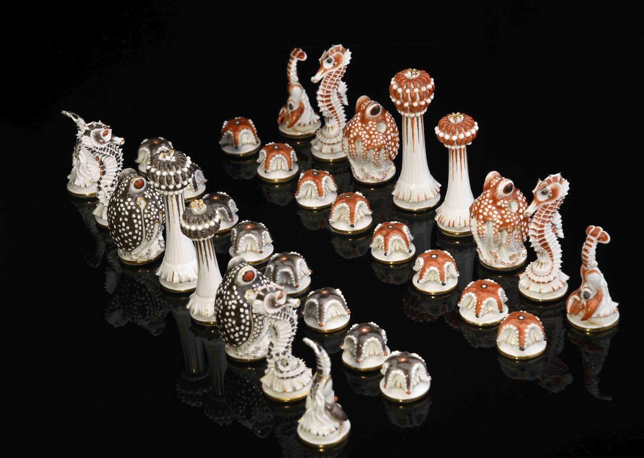Chess pieces - Sea figures, probably Meissen porcelain, …