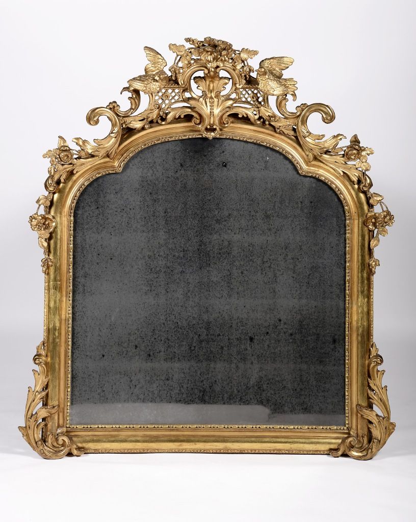 A mirror Miroir, style Louis XV, cadre en bois sculpté, corniche et côtés en plâ&hellip;