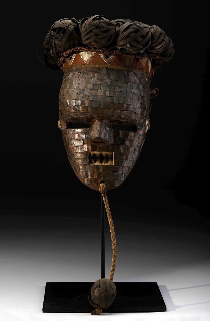 A «Salampassu» mask A «Salampassu» mask, wood, copper, fibers, pigment traces, D&hellip;