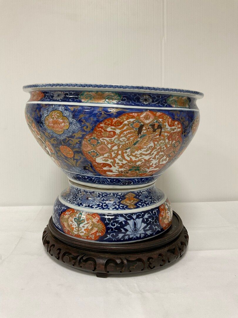 Null Tapa de olla de porcelana Imari asiática, reparaciones y grietas, sobre su &hellip;