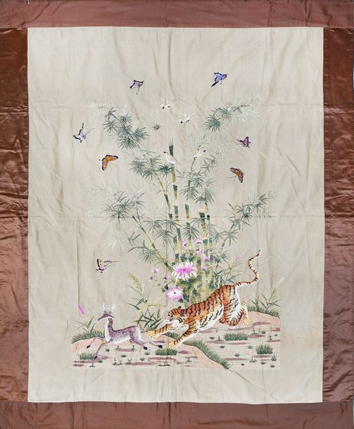 Null Embroidered wall hanging, Indochina, first third of the 20th century, flock&hellip;