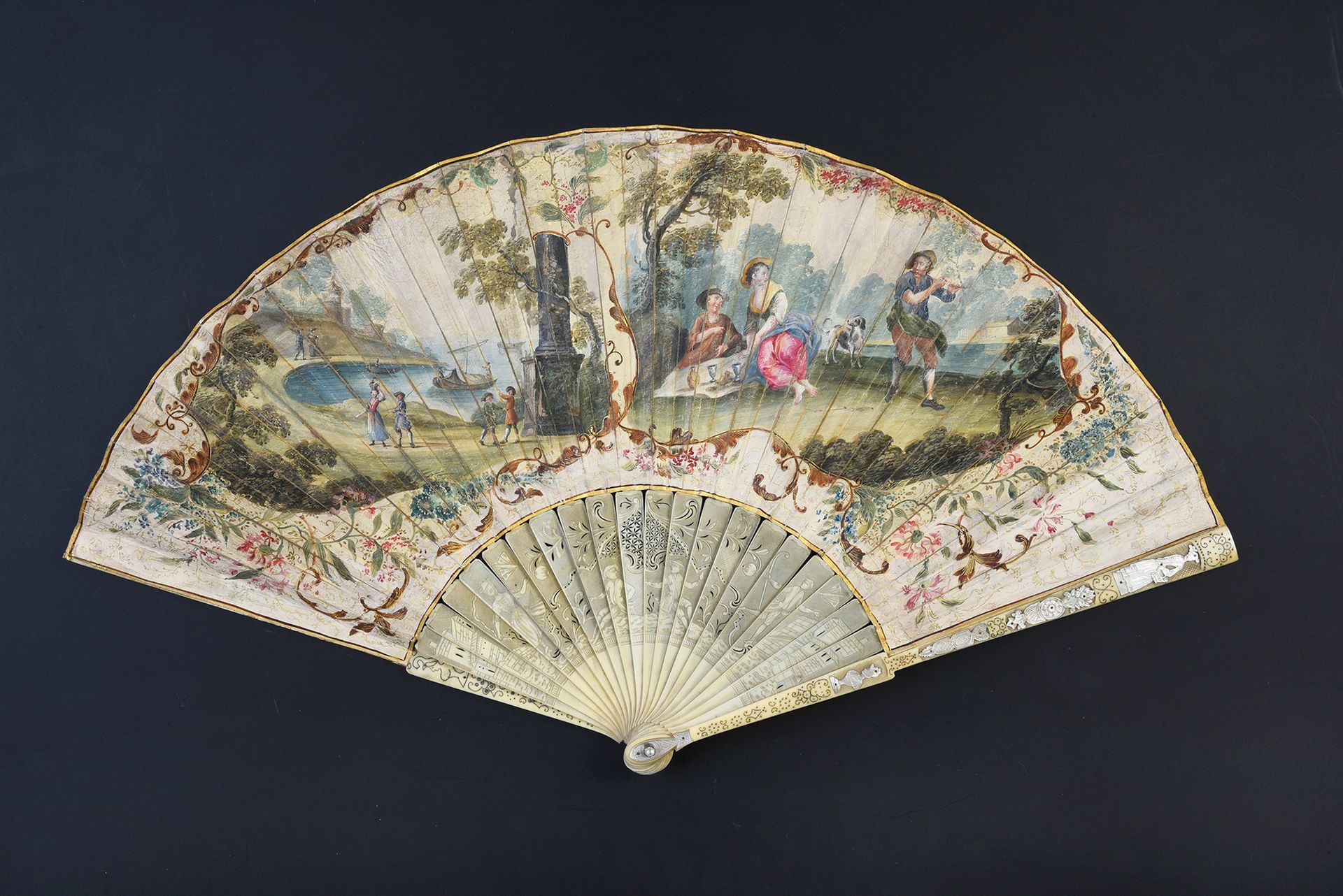 Null Picnic, circa 1720
Folded fan, the leaf in skin, mounted in English style, &hellip;