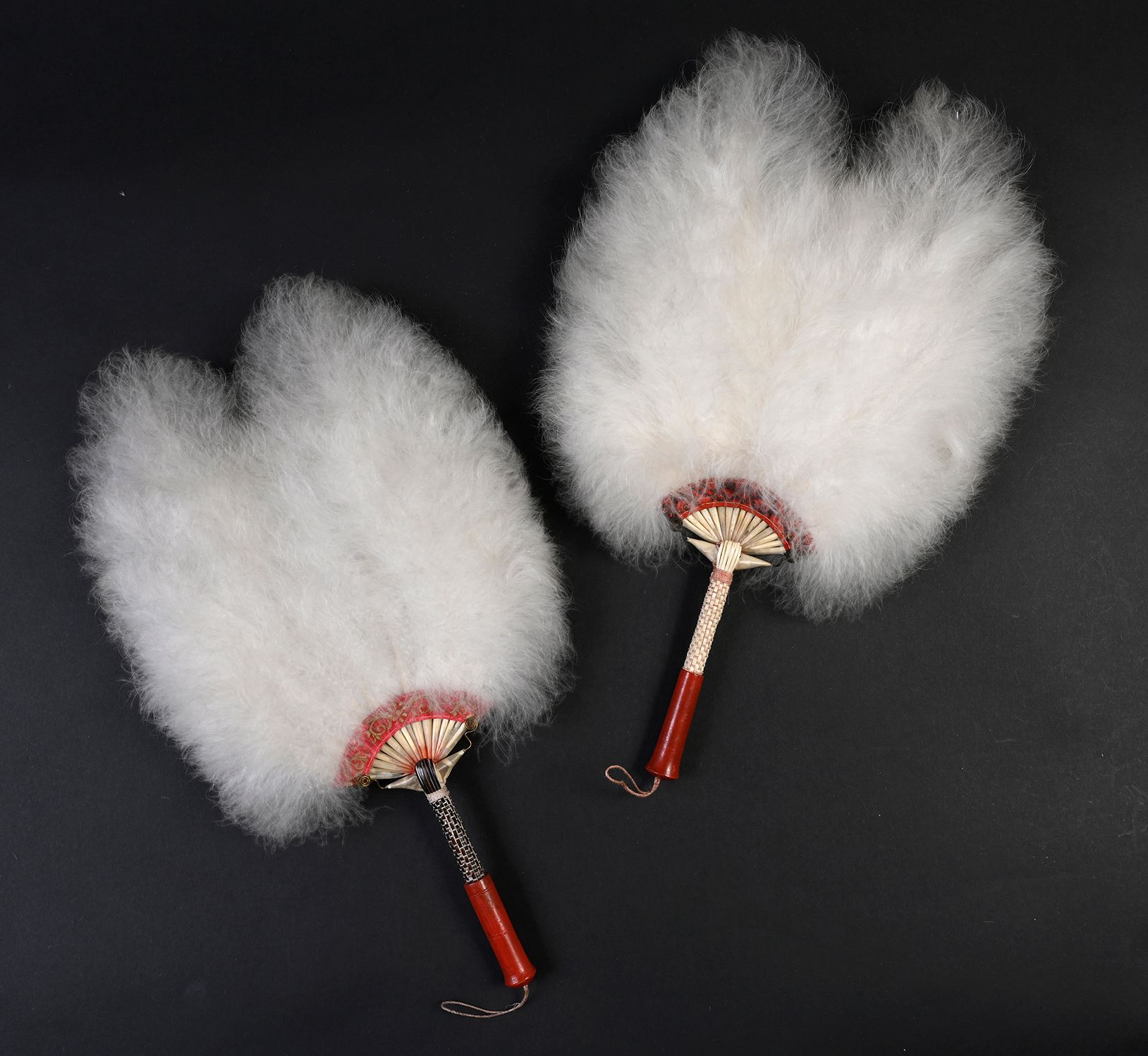 Null Marabou, China, 19th century
Pair of hand screens made of marabou feathers.&hellip;