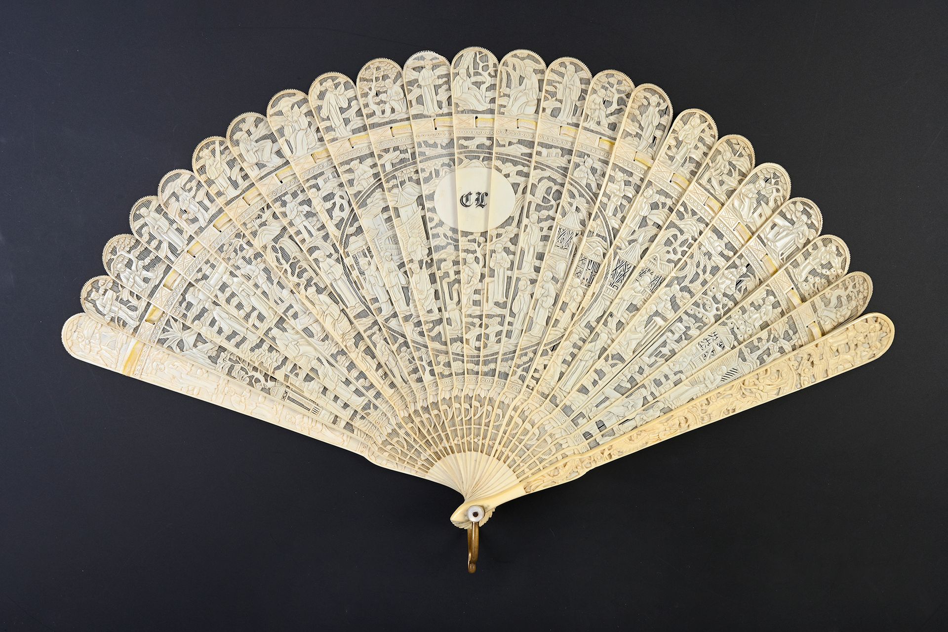 Null Pagodas and gardens, China, early 19th century
Broken type fan in finely be&hellip;