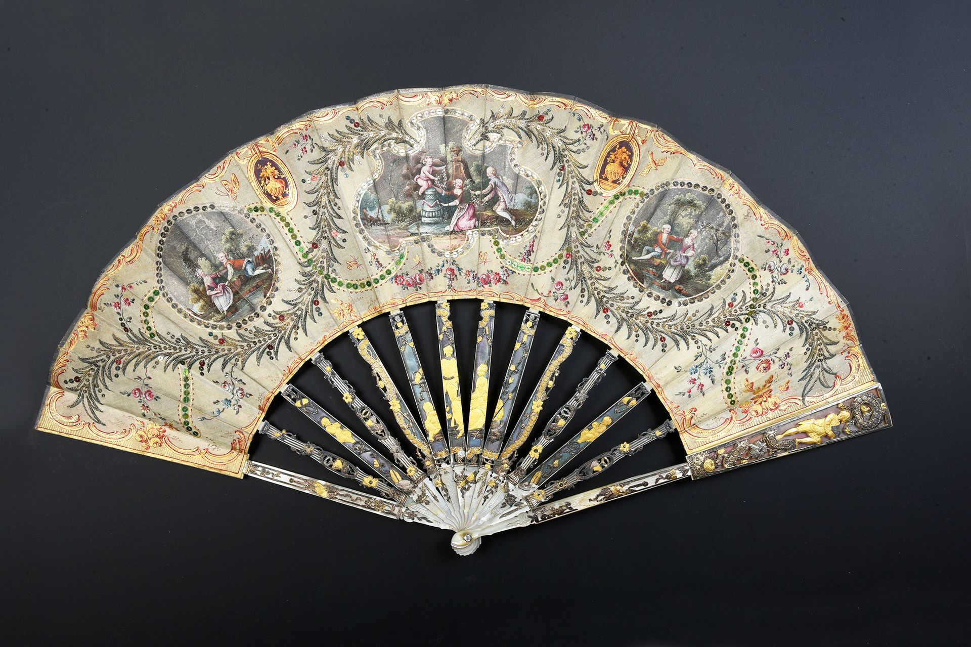 Null Transparency of mica, circa 1770-1780
Folded fan, the cream silk leaf paint&hellip;