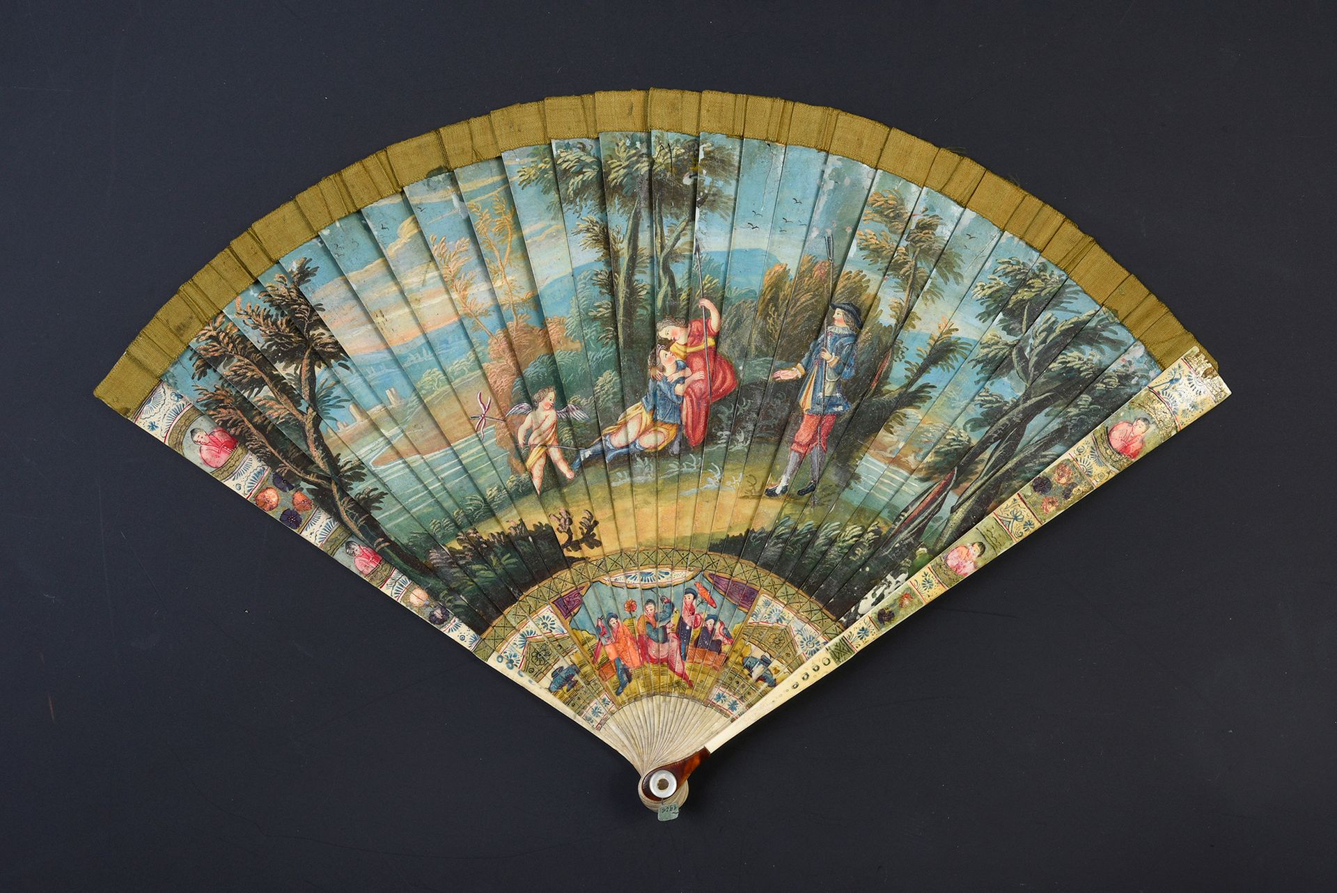 Null The loves of Mars and Venus, circa 1700
Broken painted fan of a couple in a&hellip;