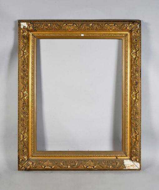 Null Cadre en bois et stuc doré et bronziné. Epoque Napoléon III.
87 x 114 x 19c&hellip;