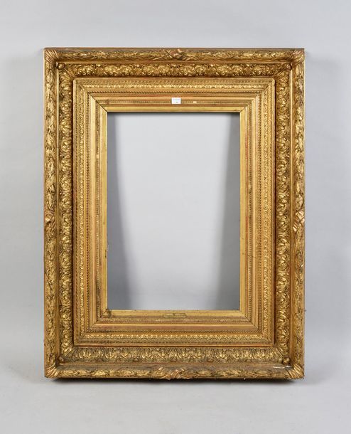 Null Beautiful wooden frame and gilded stucco with rich decoration of heart grap&hellip;