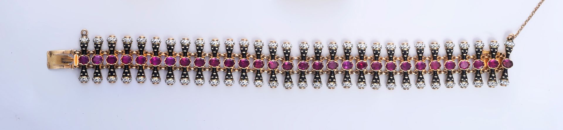 Null Délicat bracelet ruban en or 585e, à maillons articulés sertis d'un rubis o&hellip;