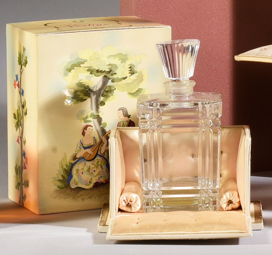 COTY - «Le Vertige» - (1936) 
这款香水的第二个版本是在1905年左右创作的，装在用多色纸覆盖的立方体纸盒里，上面有标题和十八世纪风&hellip;