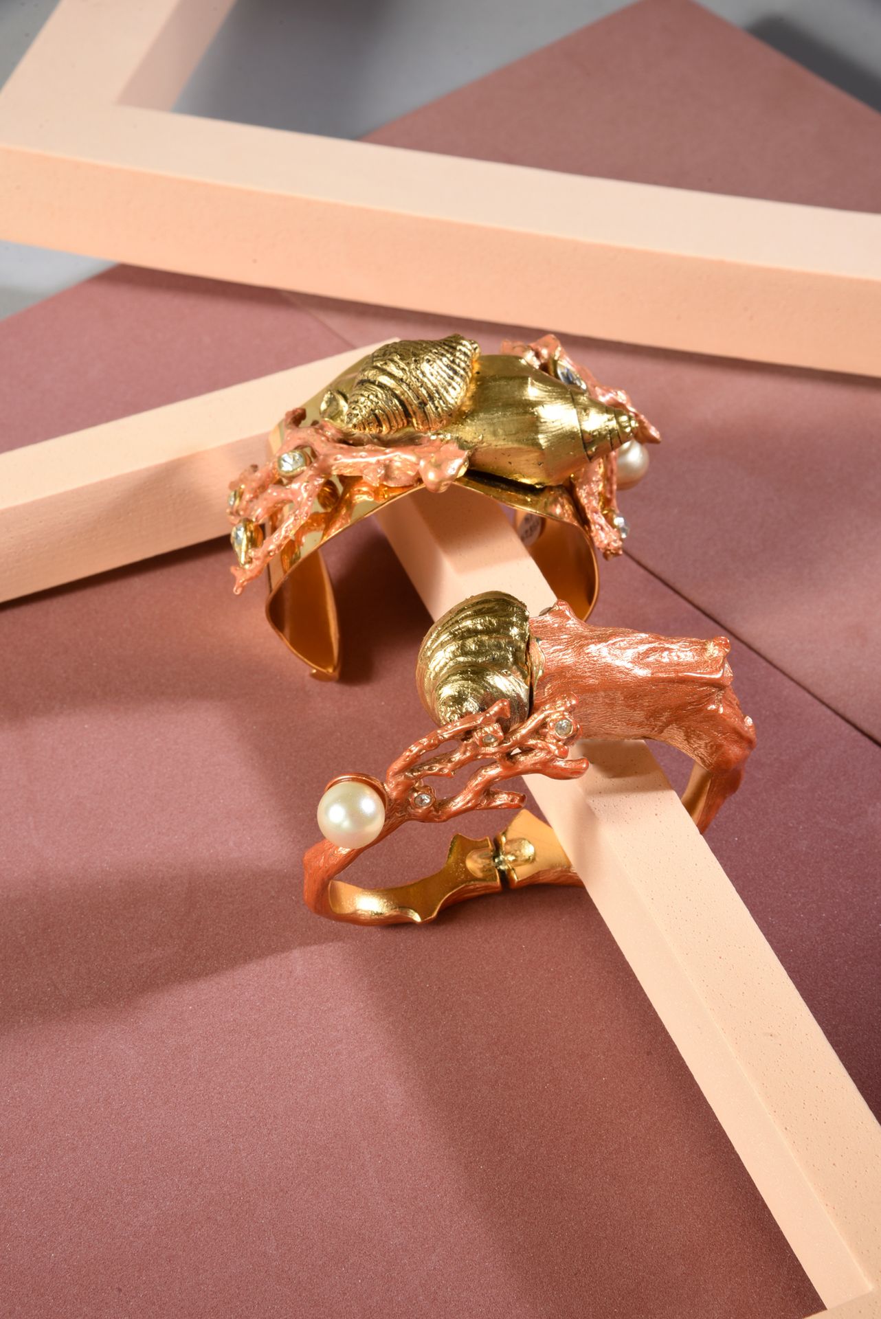 Robert Goossens pour Christian Dior - «Dune» - (1989) 
Deux bracelets prototypes&hellip;