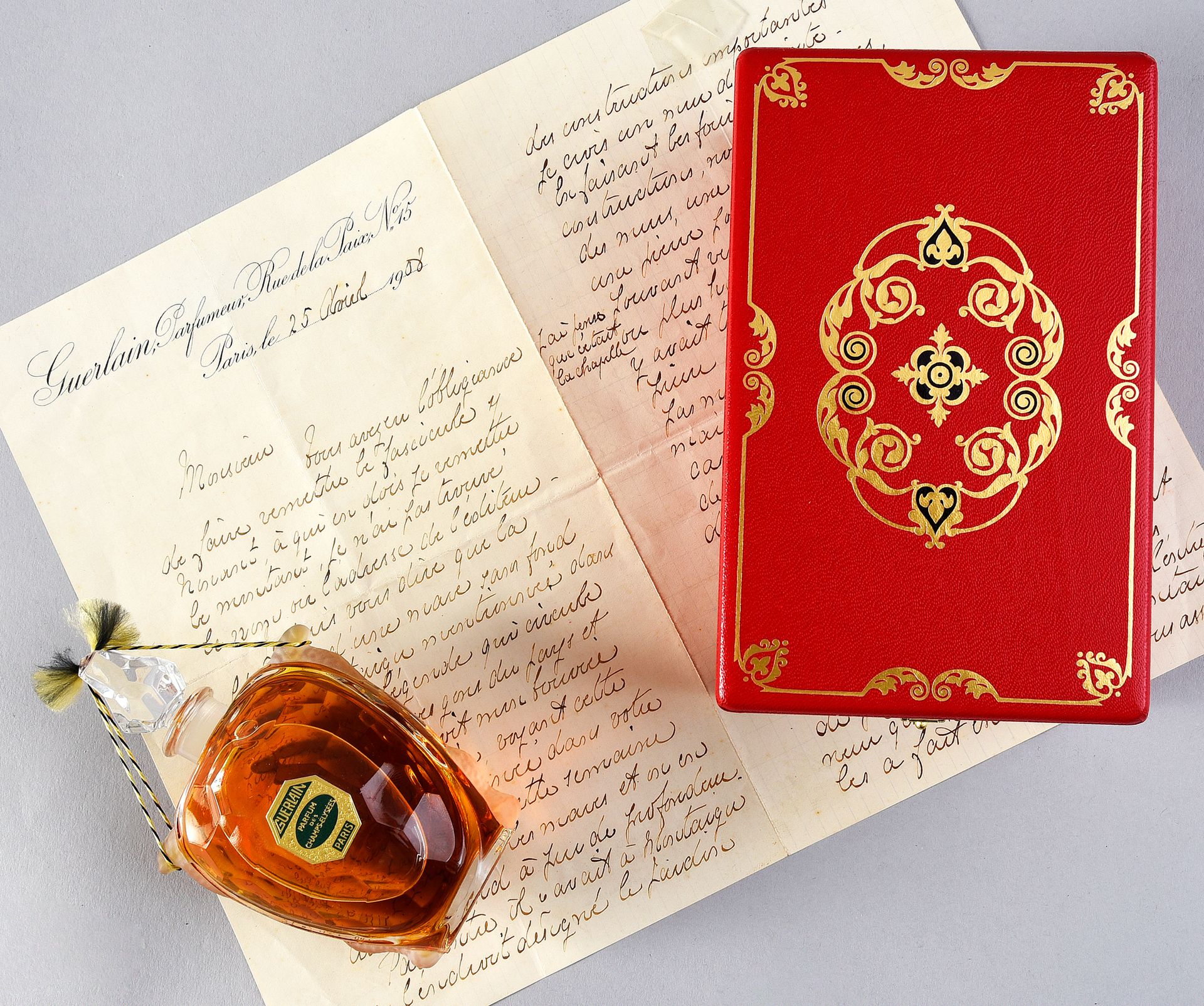 Guerlain - «parfum des Champs-Elysées» - (1904) 
Présenté dans son coffret en pe&hellip;