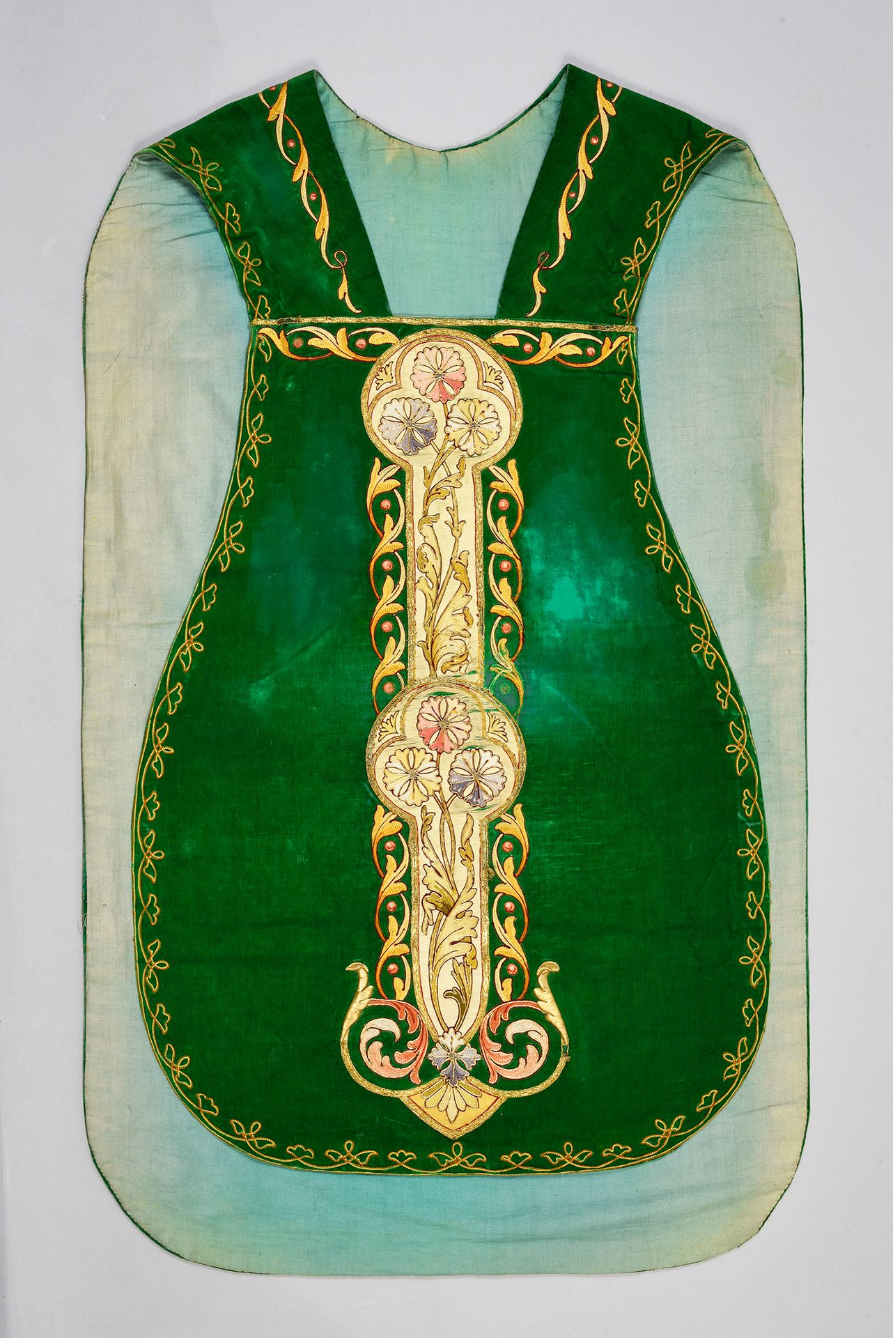 Null Chasuble, étole et voile de calice à décor Art Nouveau, vers 1900-1910, vel&hellip;