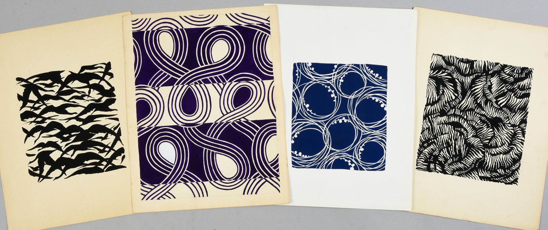 Null 一组时尚织物模型，1950-1970年左右，水粉画在纸上；各种各样的单色蓝色和黑色的几何和抽象图案，一些幻想，如天鹅飞翔或星星和太阳。
约100张画，&hellip;