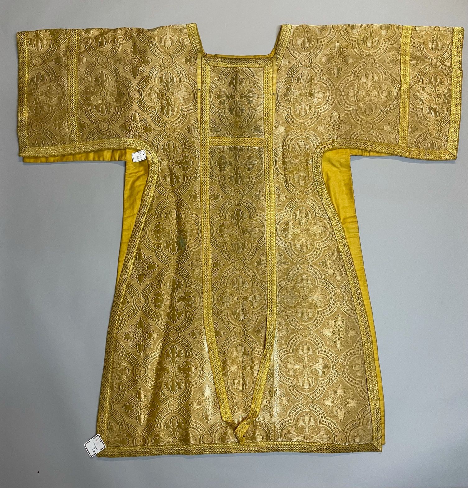 Null Pair of dalmatic, late 19th century, in gold cloth with gothic design of cr&hellip;