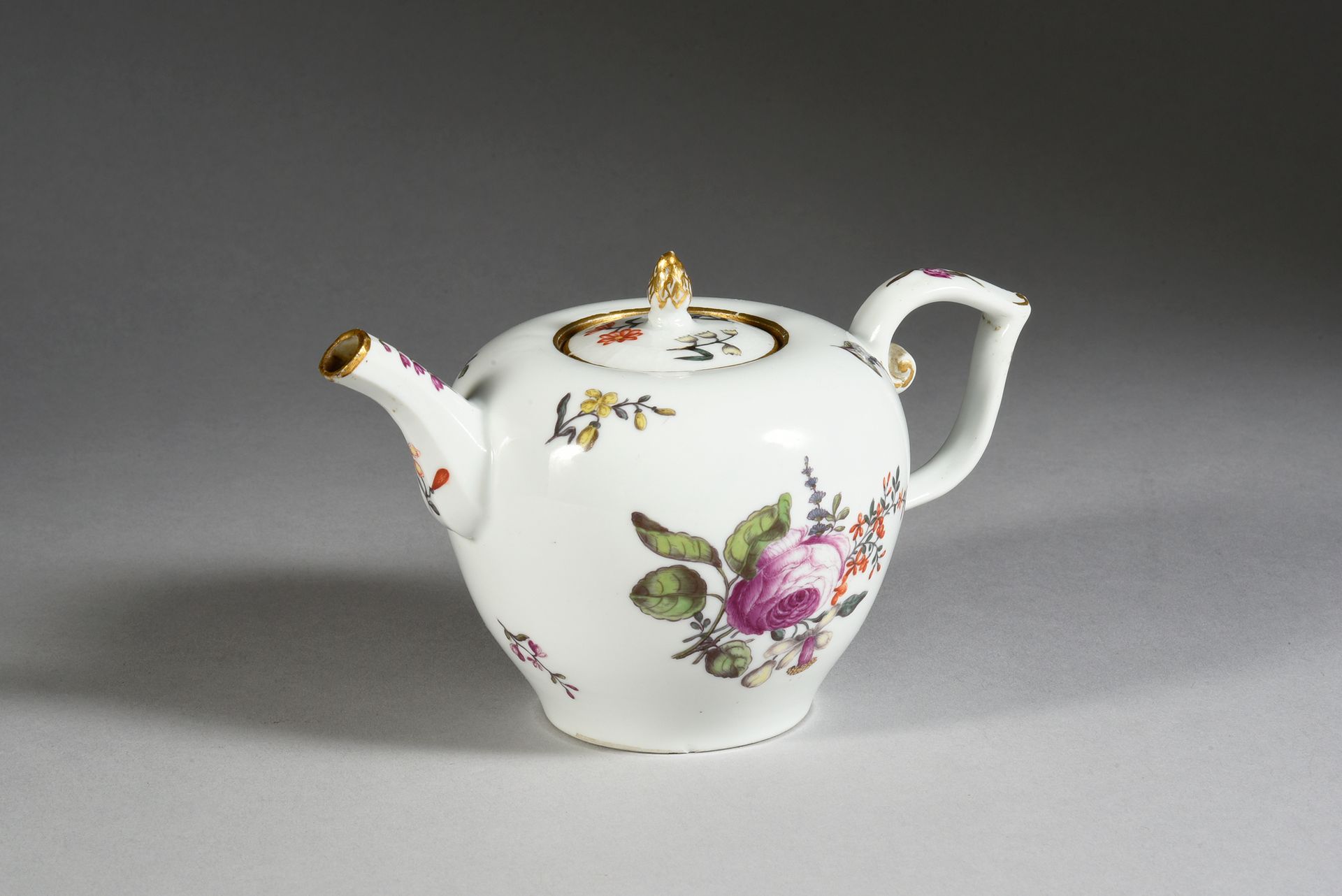 Null Théière et un couvercle en porcelaine de Meissen du XVIIIe siècle Marque en&hellip;