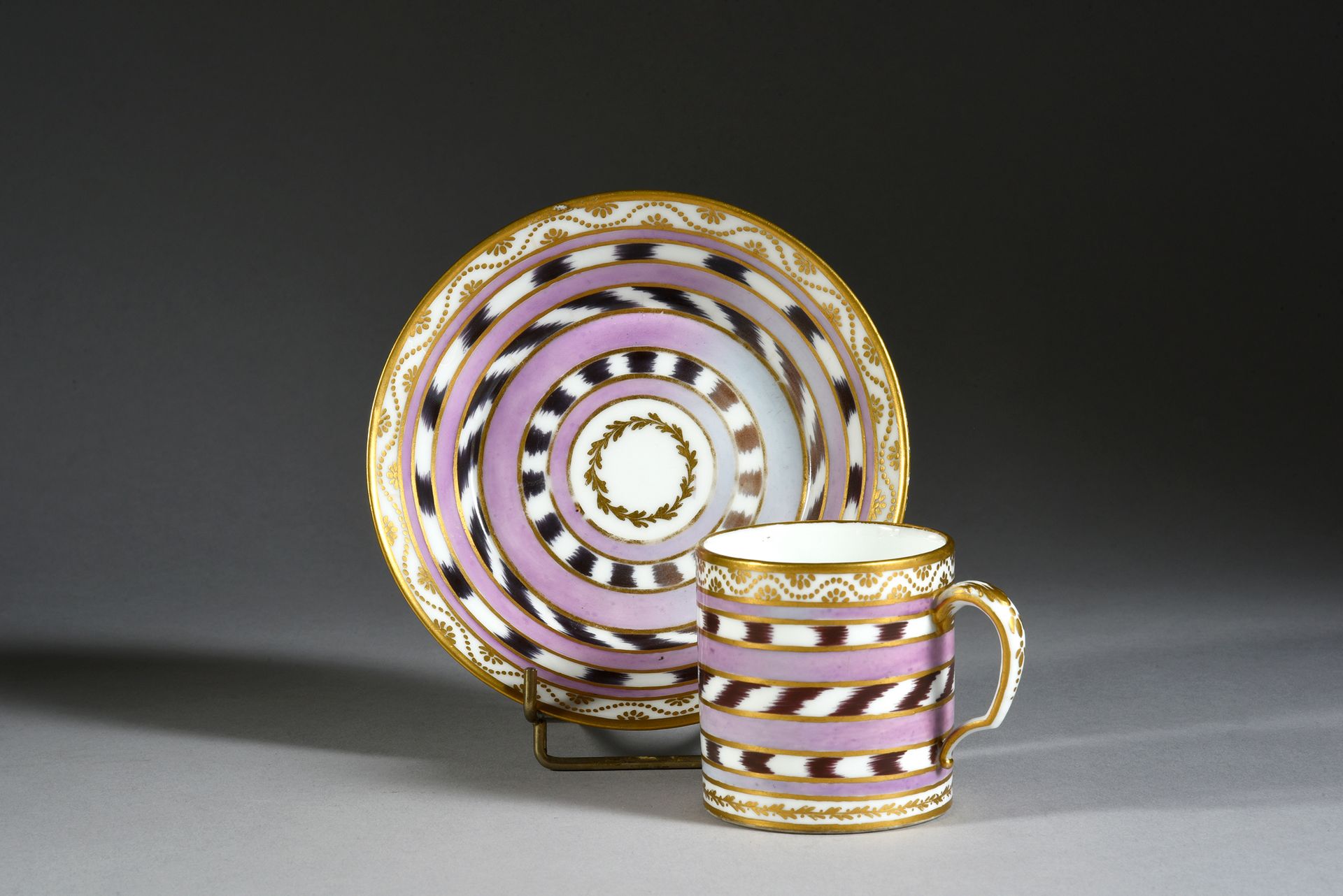 Null Gobelet litron (3e grandeur) et sa sous-tasse en porcelaine dure de Sèvres &hellip;
