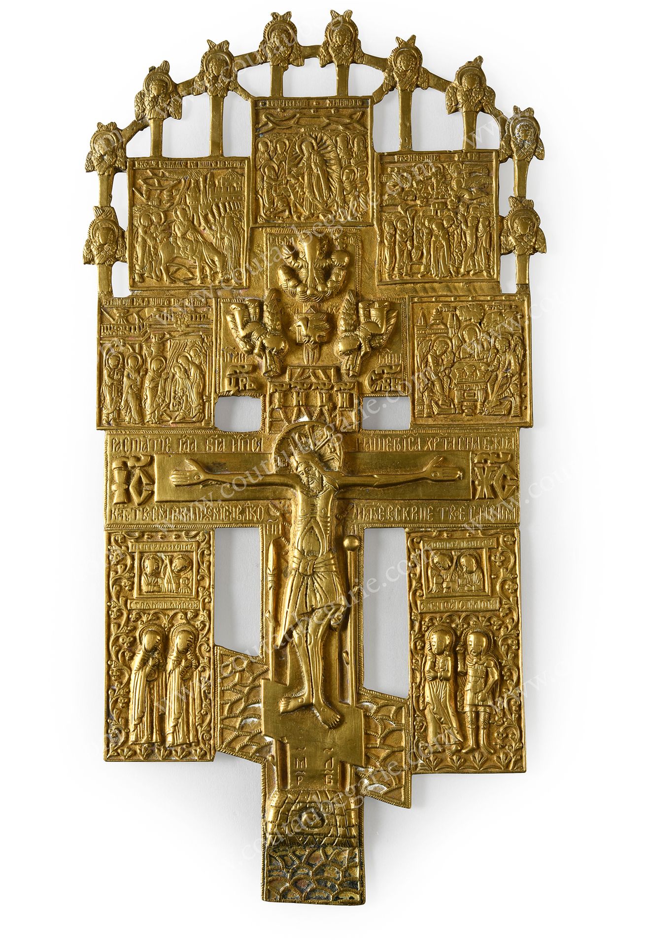 Null 
鎏金青铜，表现基督在十字架上，上面有两个大天使和上帝之父。状况良好。
俄罗斯作品，19世纪。
高：38厘米-宽：19.5厘米