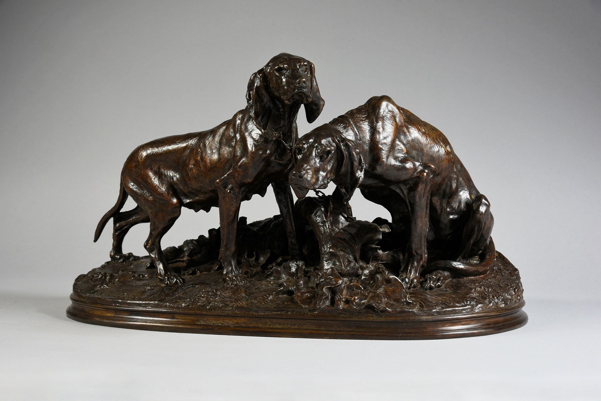 Pierre-Jules Mene (1810-1879) Zwei ruhende Saintongeois-Hunde.
Bronze mit braune&hellip;