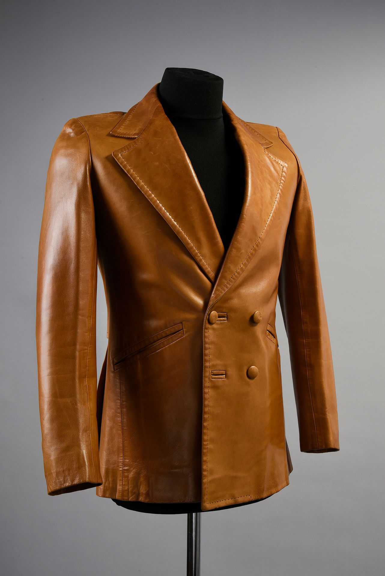 Null 
CLAUDE FRANCOIS: 1 City jacket, in soft brown leather and signed Camps de &hellip;