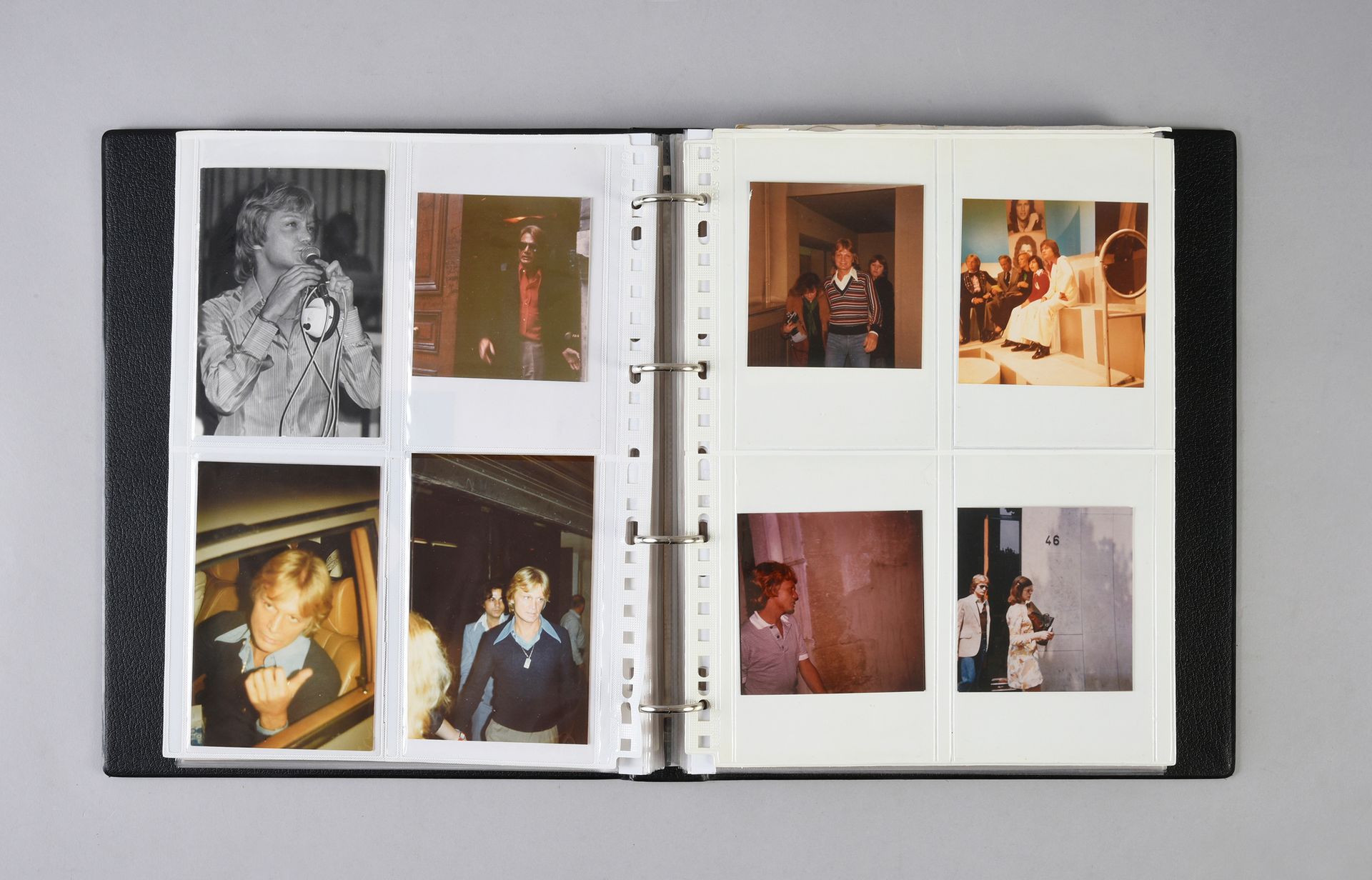 Null CLAUDE FRANCOIS: 1个文件夹，里面有大约110张歌手的照片，拍摄于1963年至1978年。专业照片和粉丝拍摄的各种照片。