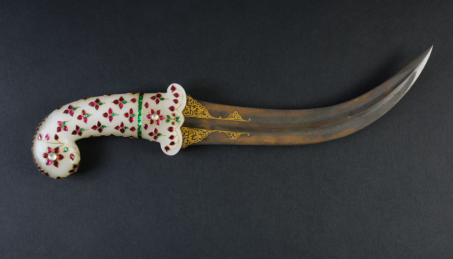 Null Prezioso pugnale indiano
Jambiya di stile Mughal, impugnatura a forma di st&hellip;