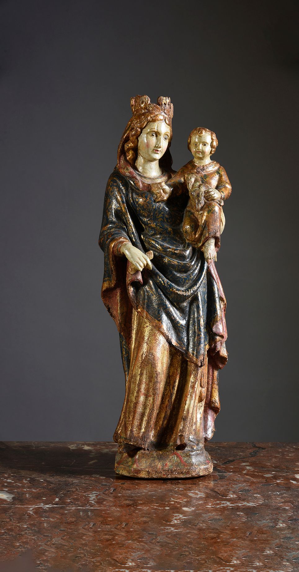 Null Madonna mit Kind aus geschnitztem, mehrfarbig bemaltem und vergoldetem Holz&hellip;