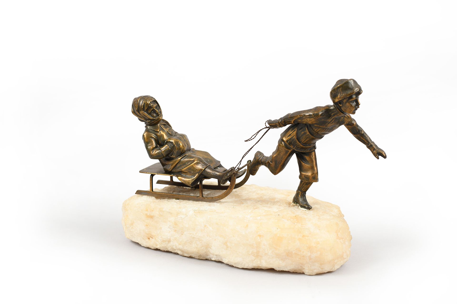 Null Escultura de bronce sobre una base de cuarzo El paseo en trineo. Alrededor &hellip;