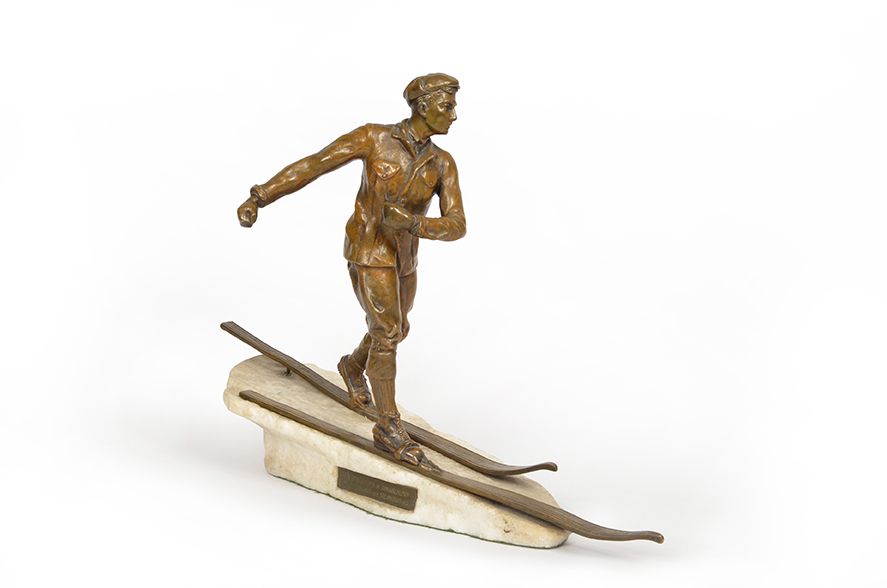 Null Sculpture en bronze sur socle quartz Skieur, signée Ruffino Besserdich (185&hellip;