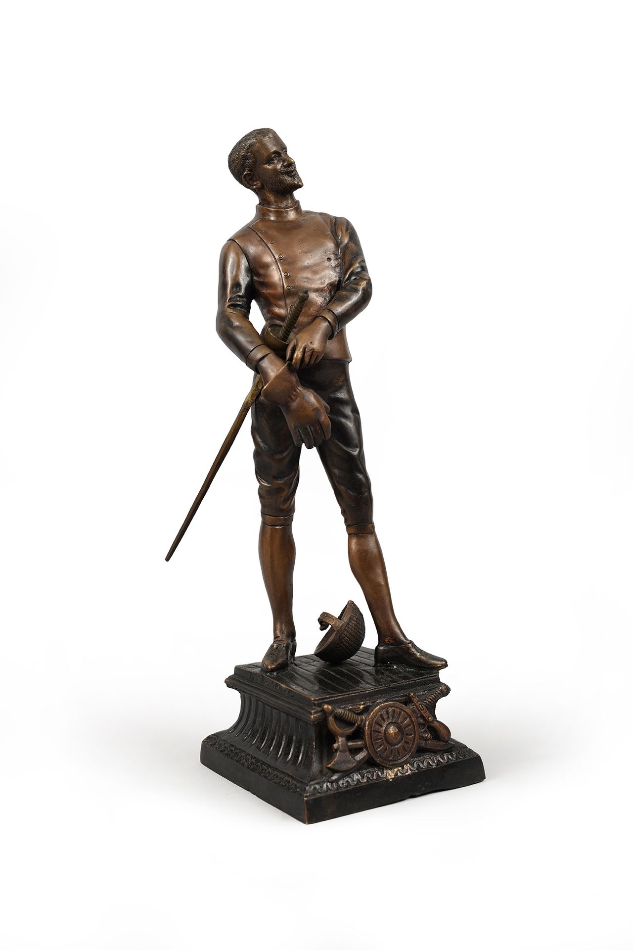 Null 黄铜雕塑。根据C.Raphael的作品进行现代铸造。棕色的铜锈。可拆卸的剑。高40厘米。