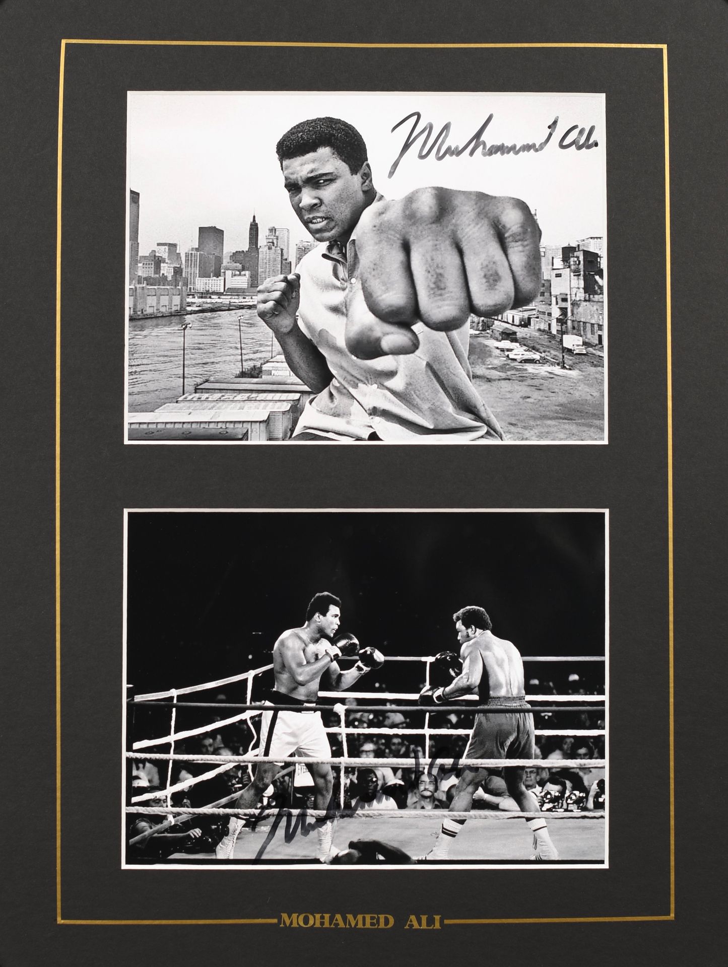 Null Muhammad Ali (1942-2016). Satz von 2 Fotos mit Autogramm des Boxers. Olympi&hellip;