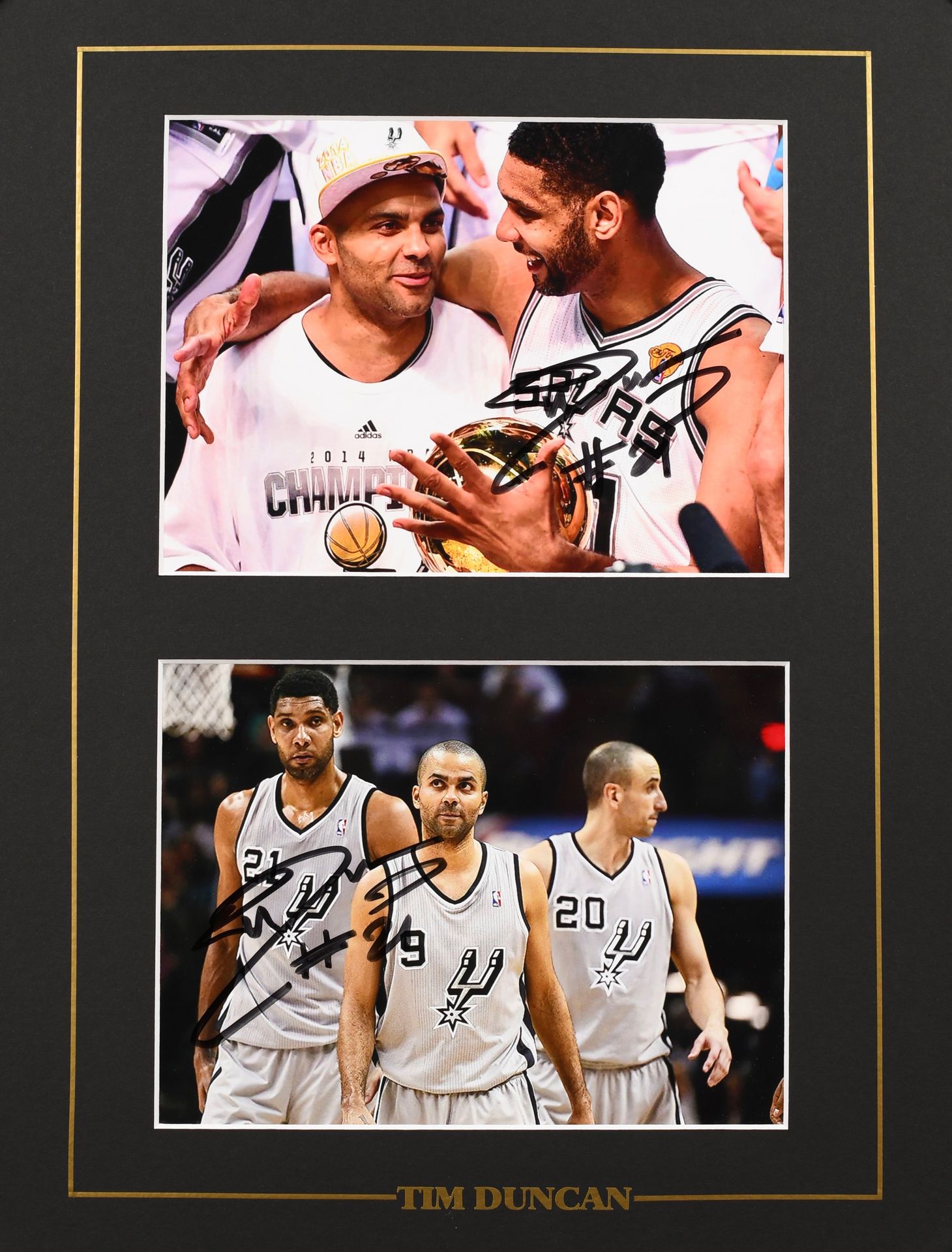 Null Tim Duncan. Set mit 2 handsignierten Fotos des Spielers im Trikot der San A&hellip;