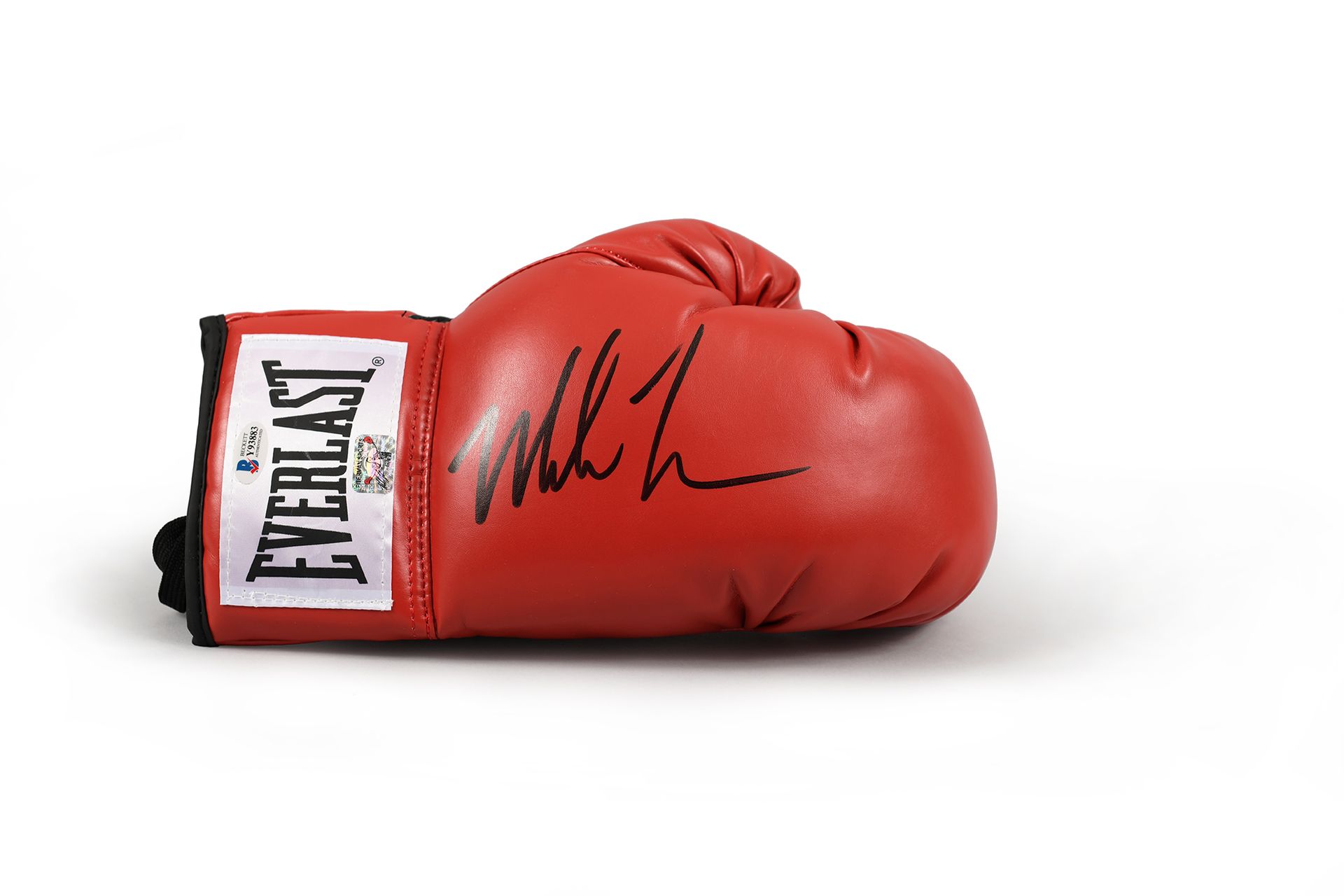 Null Mike Tyson. Gant avec l'autographe du Champion aux 50 victoires dont 44 par&hellip;