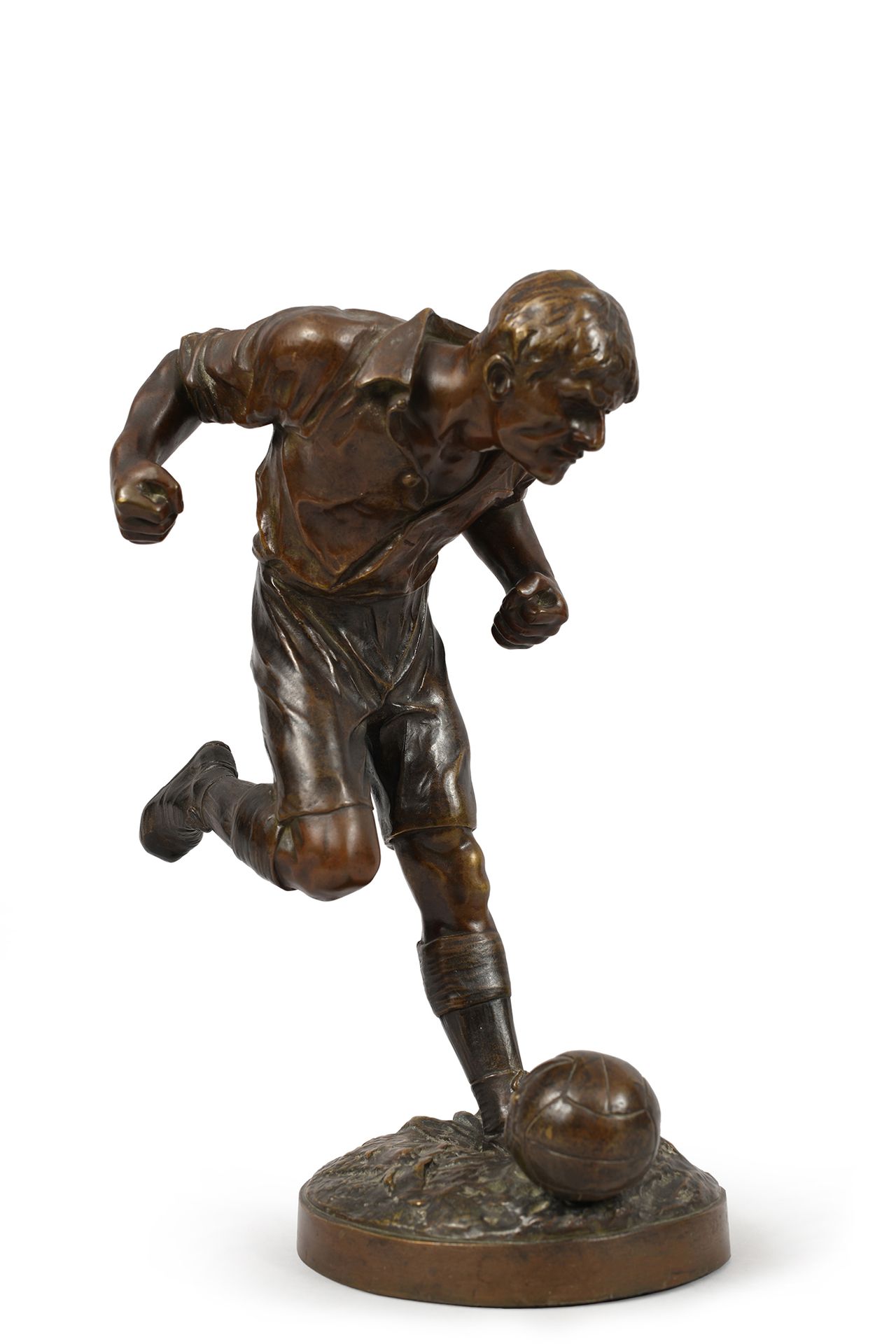 Null 青铜雕塑。"足球运动员"。平台上有爱德华-德鲁奥（1859-1945）的签名。巴黎美术学院的学生。青铜色的光泽，极好的追逐。高33厘米。