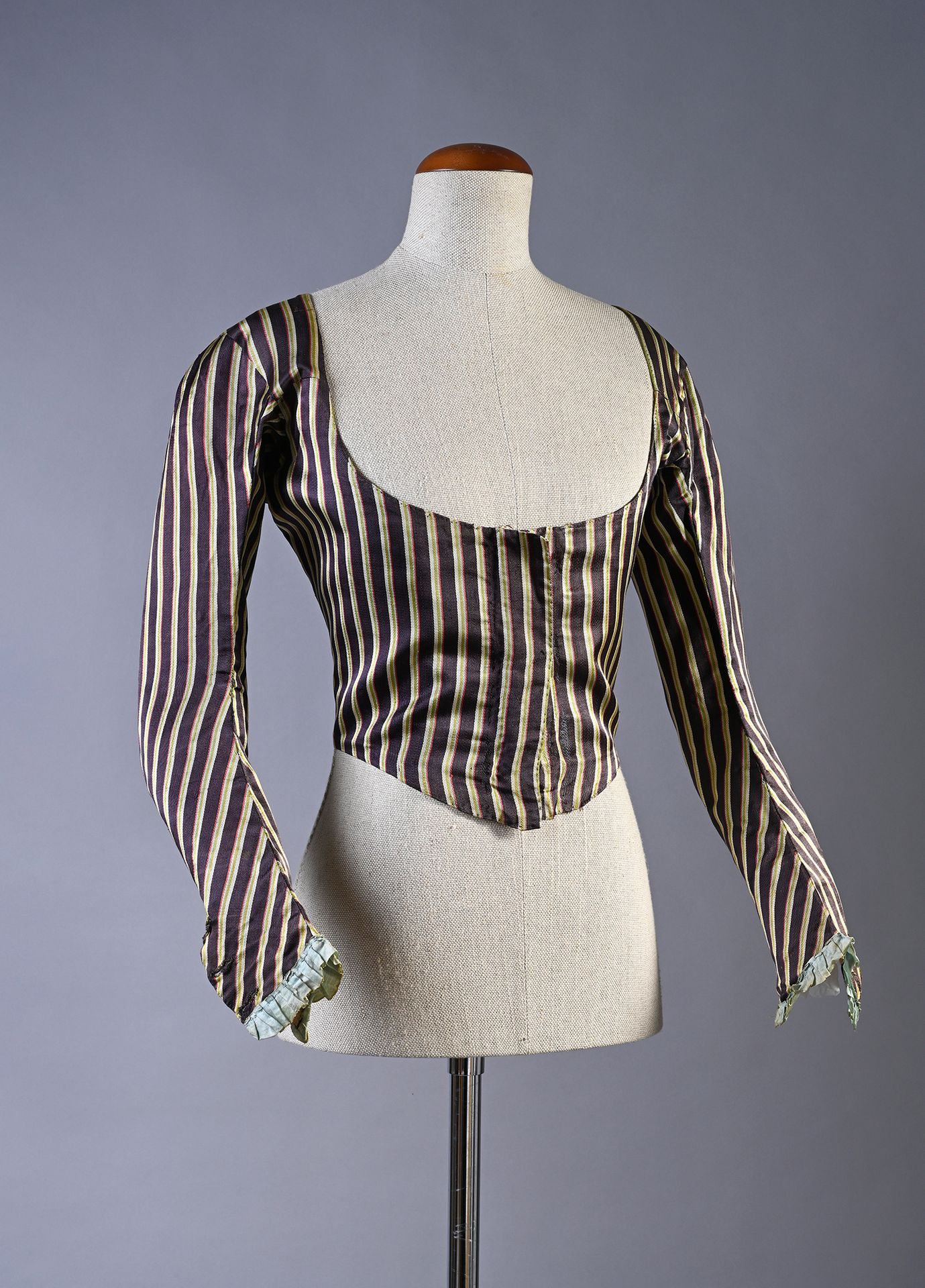 Null Caraco or dress bodice, late eighteenth century, whalebone caraco in stripe&hellip;