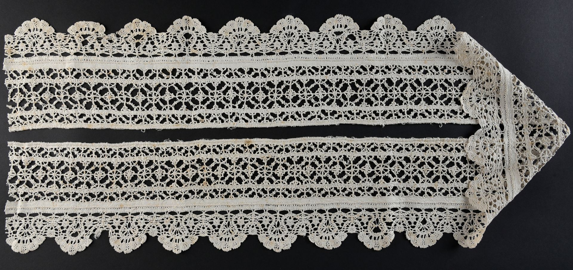 Null Rare border in Reticella and spindle lace, 16th and early 17th century.

Ve&hellip;