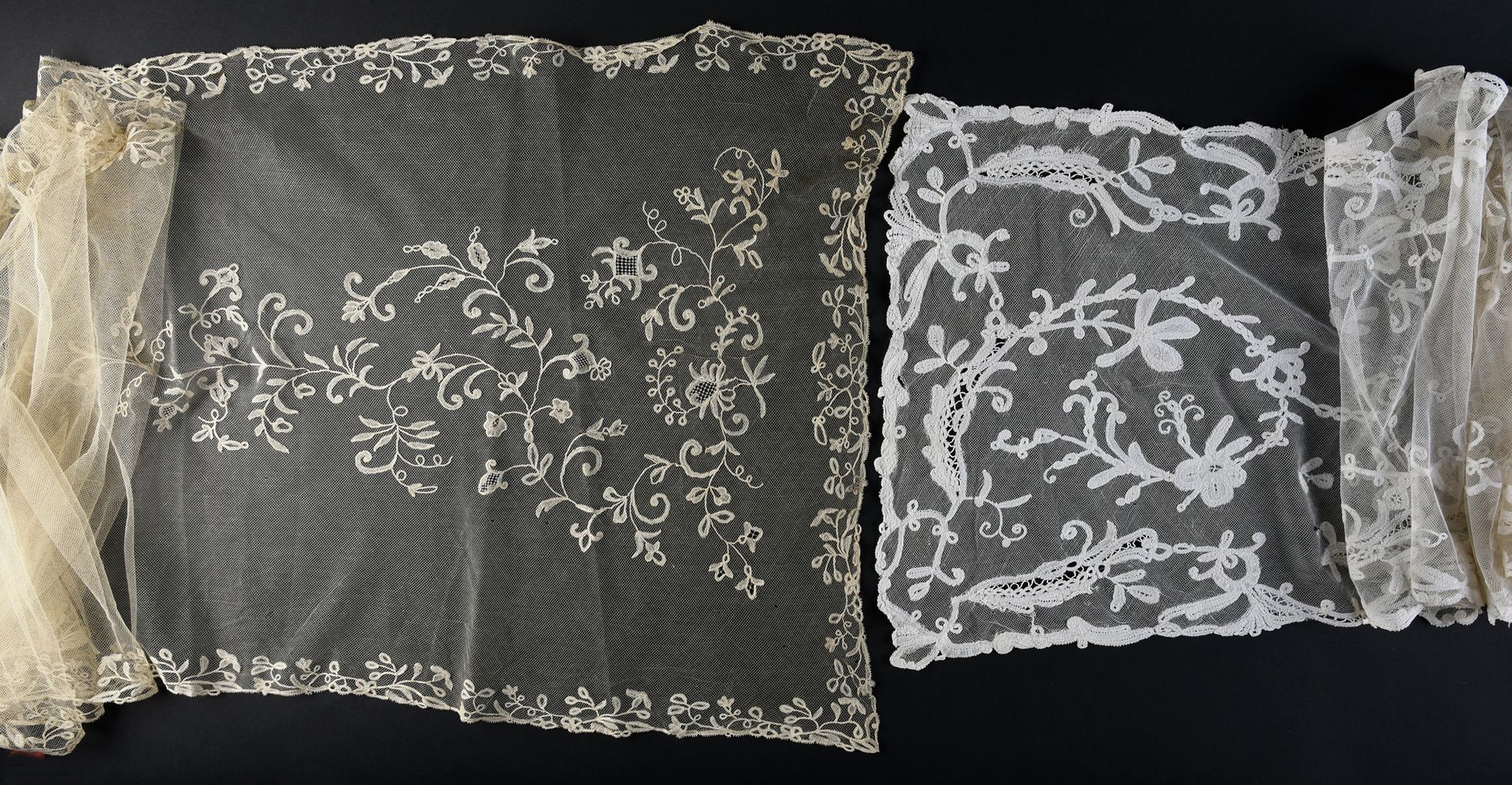 Null Two stoles in lace application of England, 2nd half of the 19th century.

T&hellip;