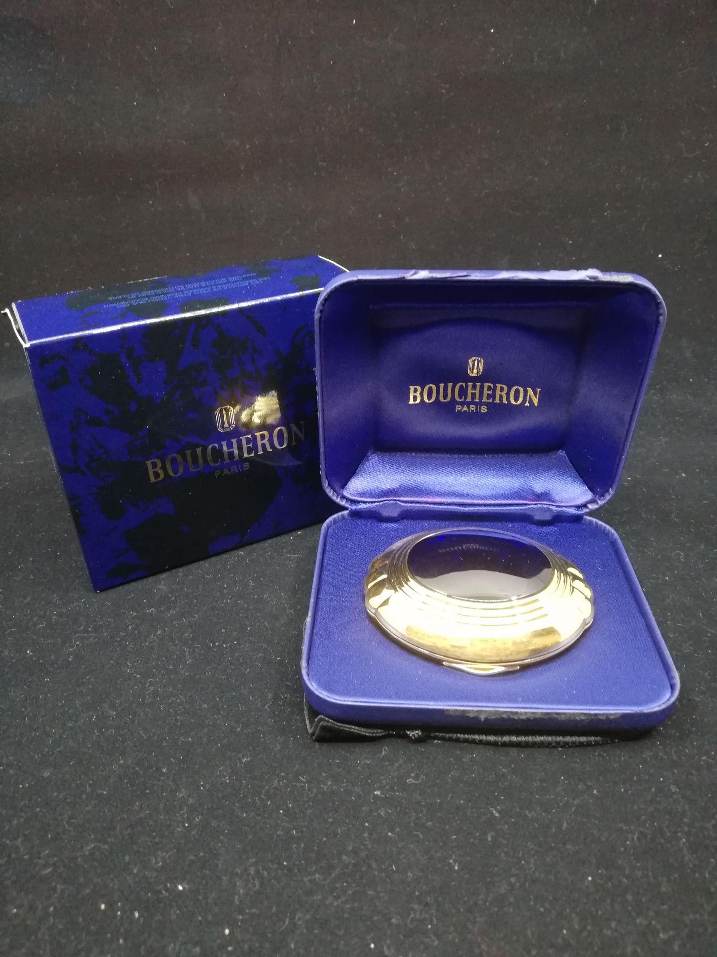 Null Boucheron - "Le Poudrier" - (1990s)

Presented in a navy blue cardboard cas&hellip;