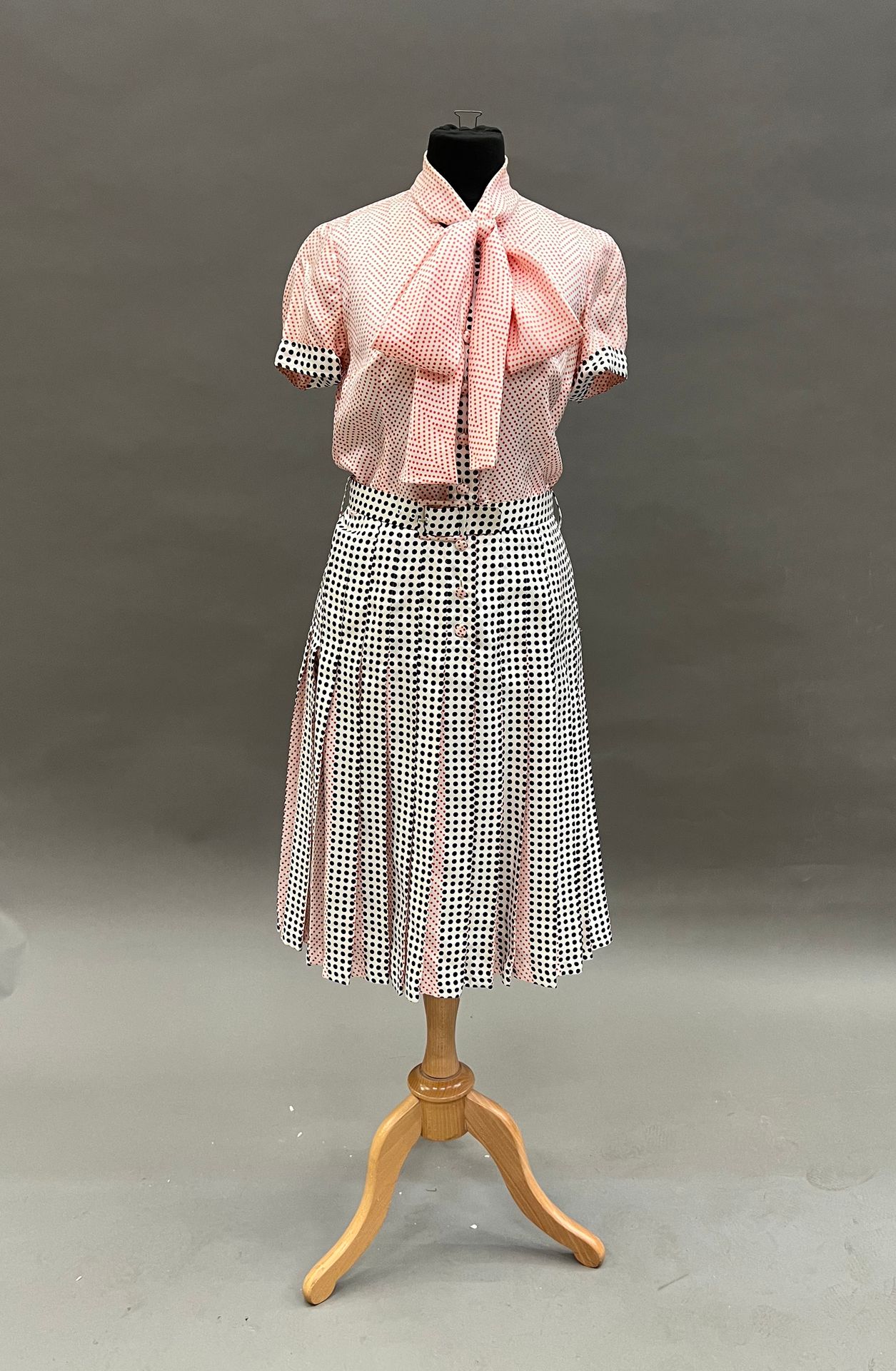 Null BALMAIN BOUTIQUE PARIS, three-quarter silk dress printed with alternating r&hellip;