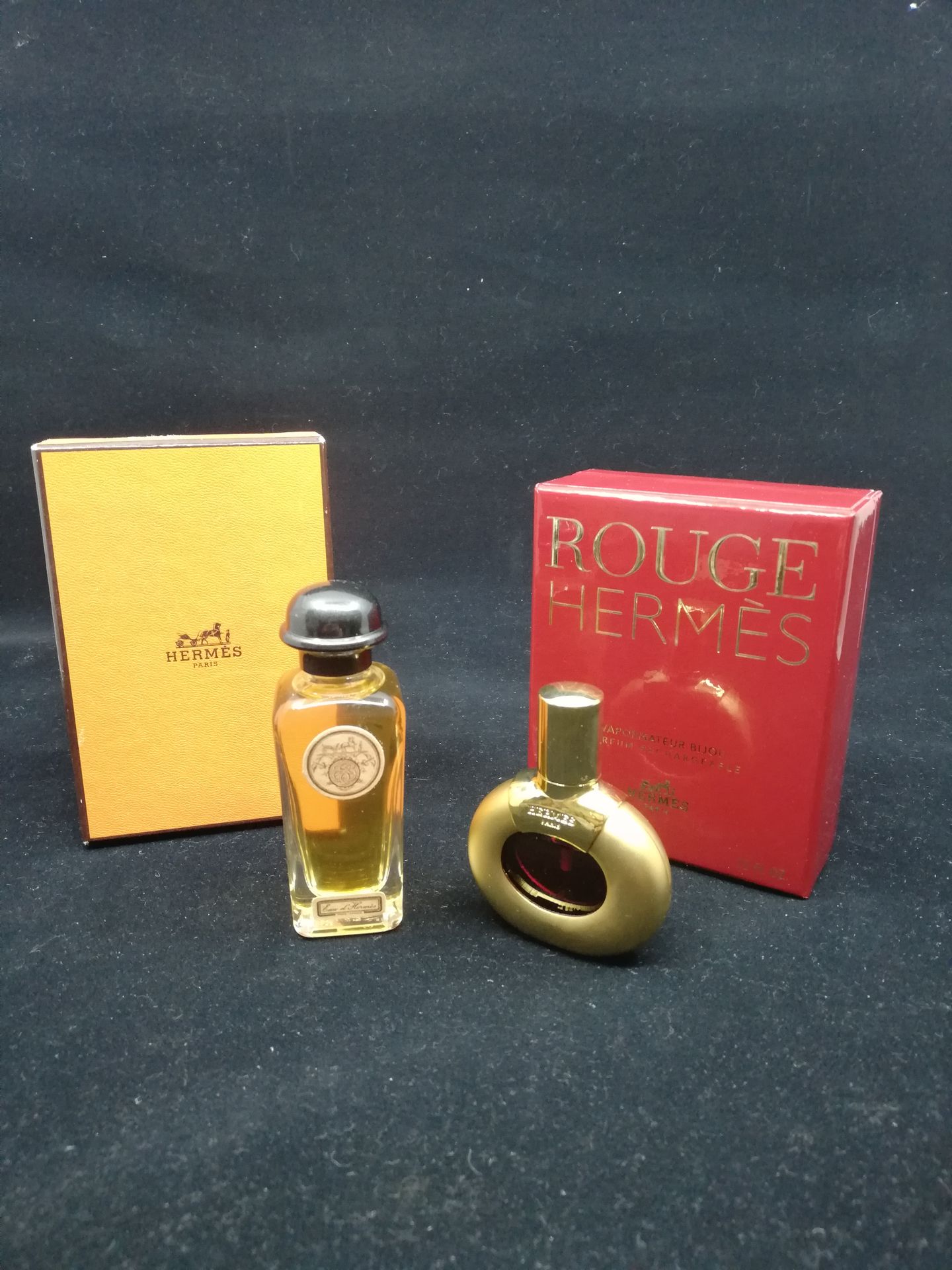 Null Hermès - (1990's)

Lot including a bag spray bottle containing 7.5ml of "Ro&hellip;
