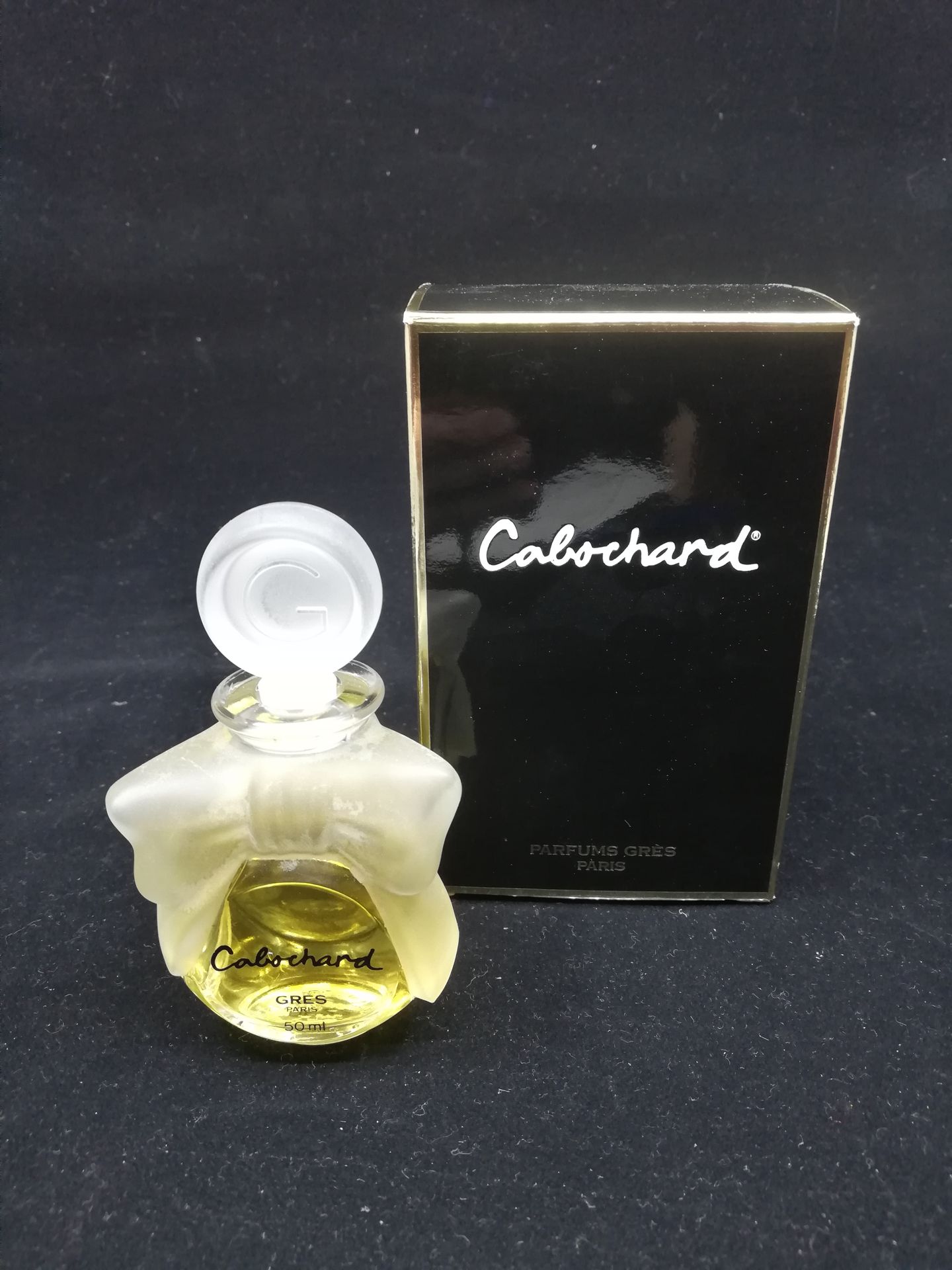 Null Steingut - "Cabochard" - (1959)

Präsentiert in einem betitelten schwarzen &hellip;
